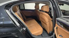 2023 BMW 5-Series 520i Luxury — фото 12