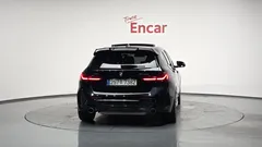 2022 BMW 1-Series M135i xDrive — фото 4