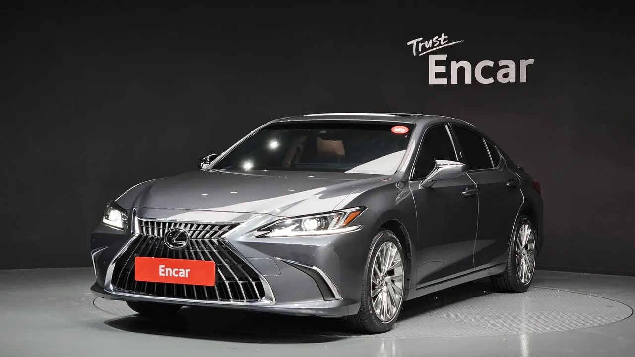 2023 Lexus ES Luxury Plus