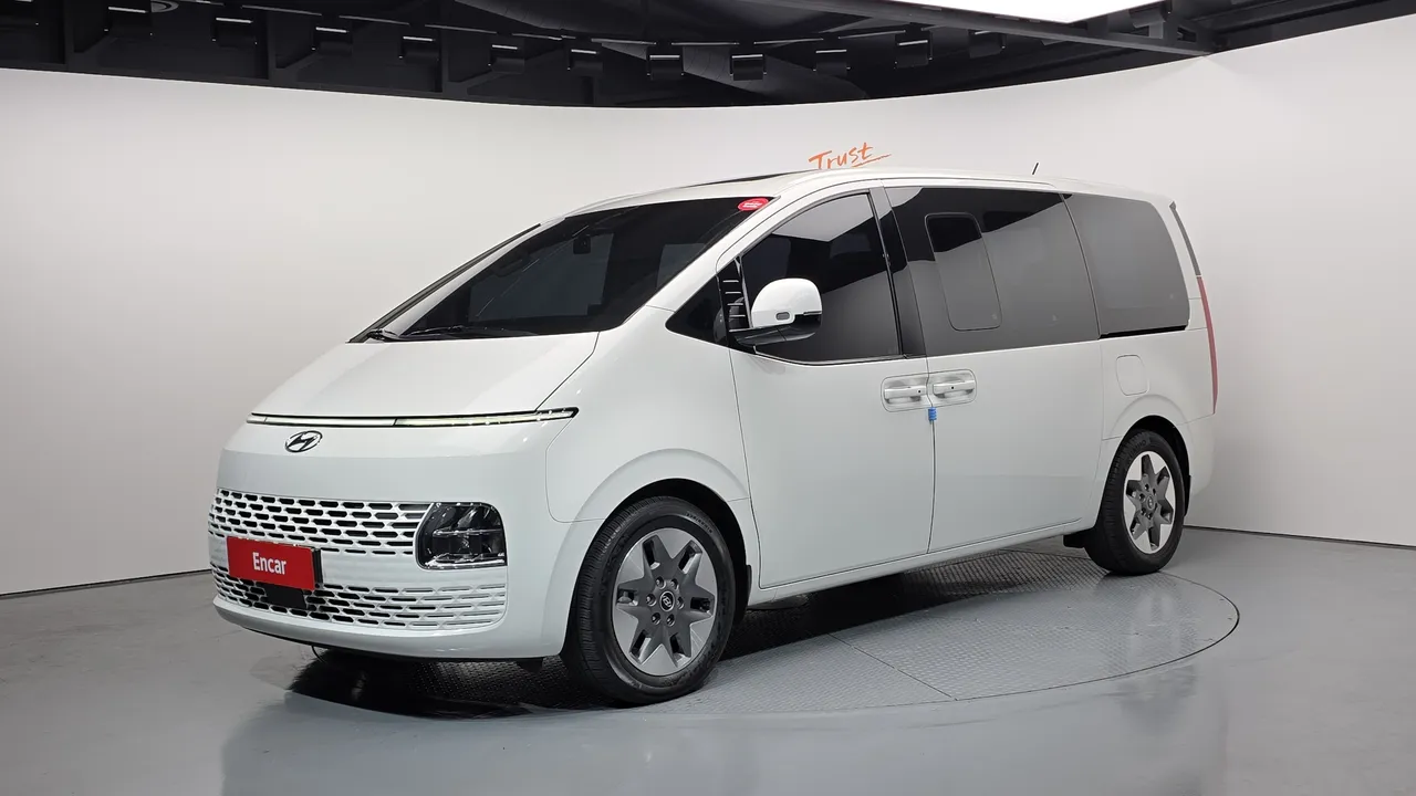 2023 Hyundai Staria Tourer 9-Seater