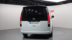 2023 Hyundai Staria Tourer 9-Seater — фото 4