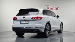 2023 Volkswagen Touareg 3.0 TDI Prestige — фото 2