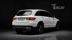 2022 Mercedes-Benz GLC-Class GLC300e 4MATIC — фото 2
