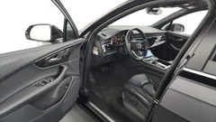 2021 Audi Q7 45 TDI Quattro Premium, чёрный — фото 10