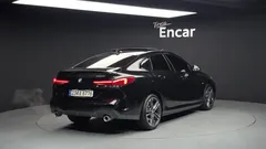 2023 BMW 2-Series 220i M Sports, чёрный — фото 2
