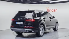 2022 Audi Q7 45 TDI Quattro Premium — фото 2