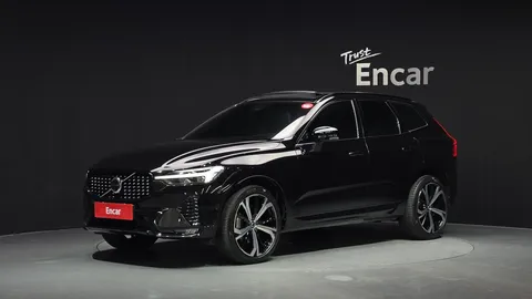2022 Volvo XC60 B6 R-Design