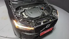 2022 Volvo XC60 B6 R-Design, чёрный — фото 6