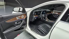 2022 Mercedes-Benz E-Class E220d 4MATIC Exclusive — фото 15