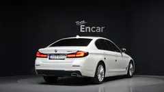 2023 BMW 5-Series 520i Luxury — фото 2