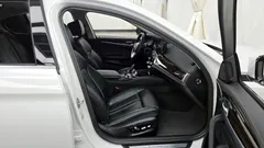 2023 BMW 5-Series 520i Luxury — фото 11