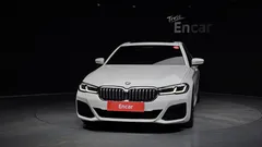 2022 BMW 5-Series 520i M Sport — фото 3