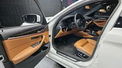 2022 BMW 5-Series 520i M Sport — фото 10