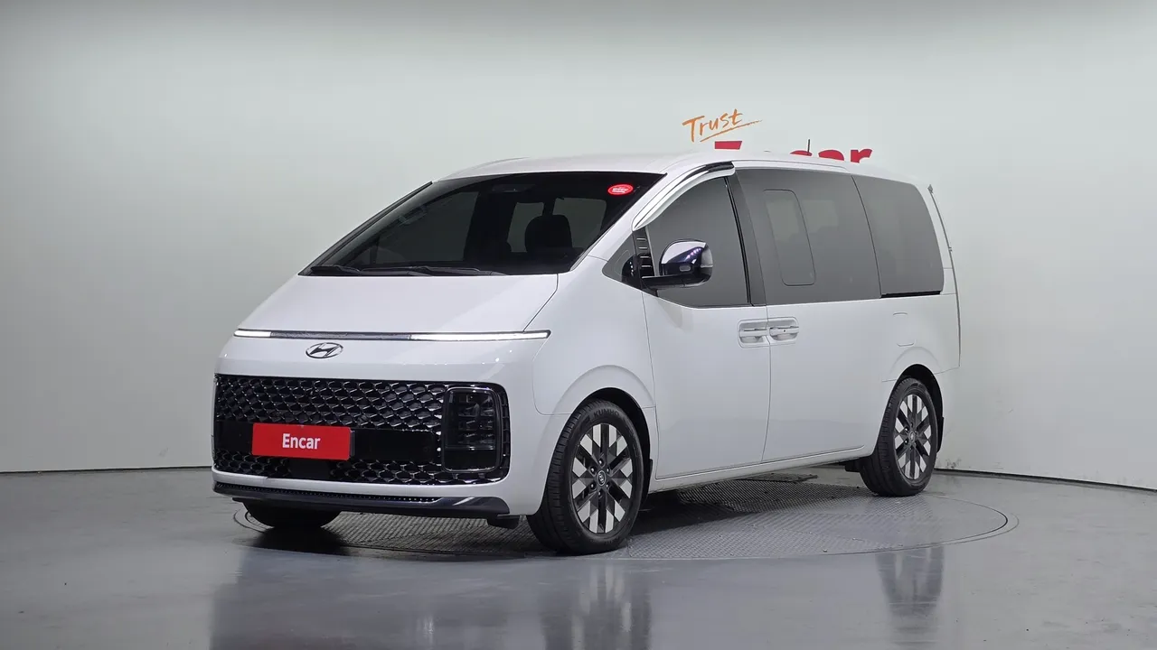 2022 Hyundai Staria 4WD Lounge 9-Seater