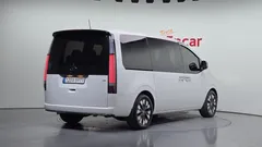 2022 Hyundai Staria 4WD Lounge 9-Seater — фото 2