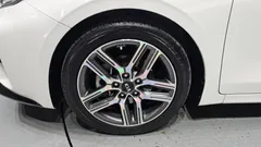 2021 Kia K3 Signature, белый — фото 5