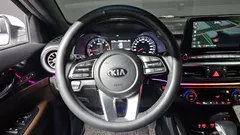 2021 Kia K3 Signature, белый — фото 14