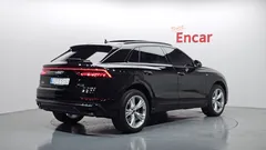 2023 Audi Q8 45 TDI Quattro Premium, чёрный — фото 2