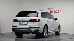 2022 Audi Q7 45 TDI Quattro Premium — фото 2