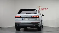 2022 Audi Q7 45 TDI Quattro Premium — фото 4
