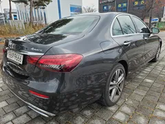 2022 Mercedes-Benz E-Class E350 4MATIC Avantgarde — фото 5