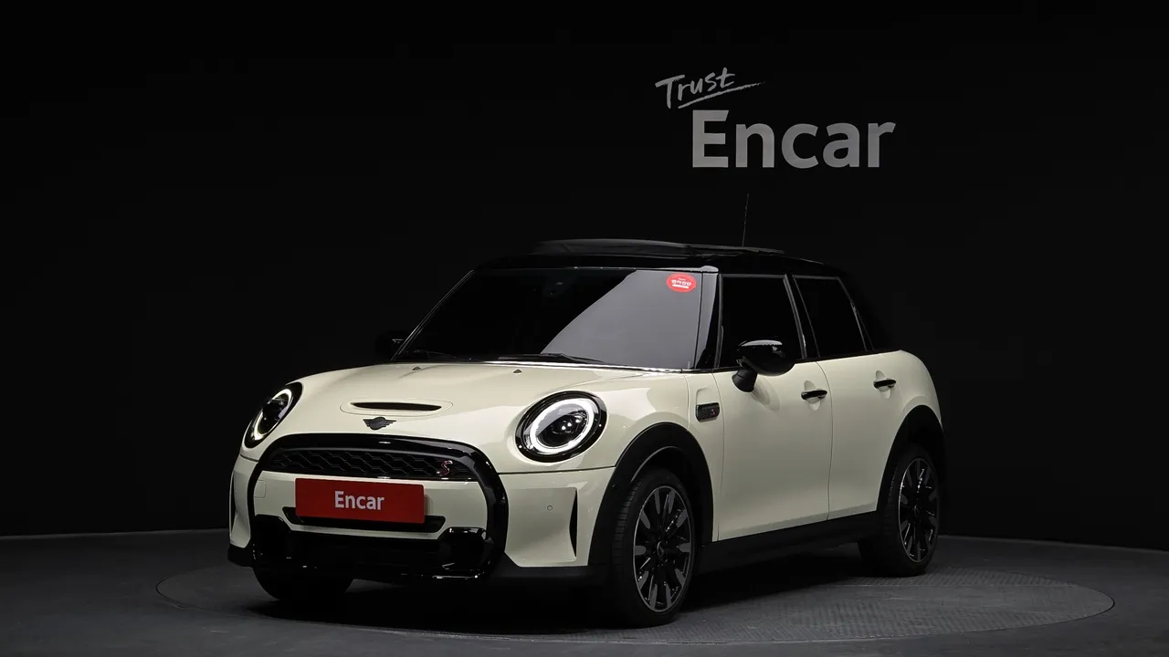 2022 Mini Cooper 5Door Classic
