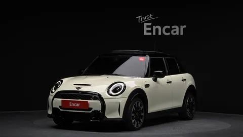 2022 Mini Cooper 5Door Classic