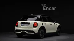 2022 Mini Cooper 5Door Classic — фото 2