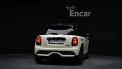 2022 Mini Cooper 5Door Classic — фото 4