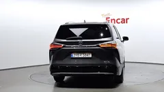 2023 Toyota Sienna 2.5 Hybrid AWD, серый — фото 4