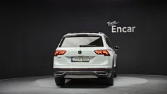 2023 Volkswagen Tiguan 2.0 TSI Prestige — фото 4