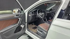 2023 Volkswagen Tiguan 2.0 TSI Prestige — фото 11