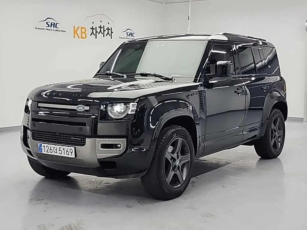 2022 Land Rover Defender 110 P300 X-Dynamic SE