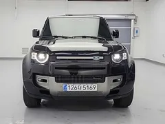 2022 Land Rover Defender 110 P300 X-Dynamic SE, чёрный — фото 2