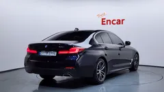 2022 BMW 5-Series 520i M Sport — фото 2