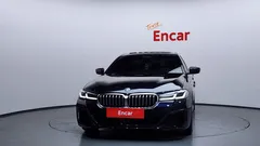 2022 BMW 5-Series 520i M Sport — фото 3