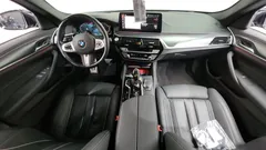 2022 BMW 5-Series 520i M Sport — фото 7