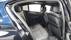 2022 BMW 5-Series 520i M Sport — фото 12