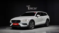 2021 Volvo V60 B5 Pro AWD, белый — фото 1