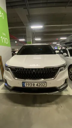 2023 Kia Carnival Diesel 9-Seater Signature — фото 1