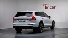 2022 Volvo V60 B5 Pro AWD, белый — фото 2