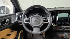2022 Volvo V60 B5 Pro AWD, белый — фото 13