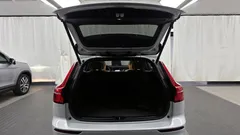 2022 Volvo V60 B5 Pro AWD, белый — фото 20