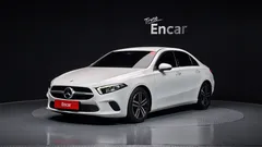 2023 Mercedes-Benz A-Class A220 Sedan, белый — фото 1