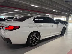 2022 BMW 5-Series 520i M Sport — фото 2