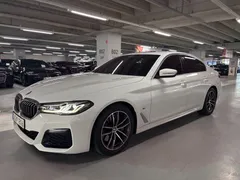 2022 BMW 5-Series 520i M Sport — фото 13