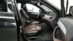 2022 BMW X1 xDrive 20i M Sport — фото 11