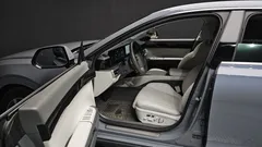 2023 Hyundai Grandeur Exclusive, светло-серебристый — фото 10