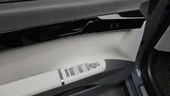 2023 Hyundai Grandeur Exclusive, светло-серебристый — фото 17
