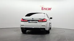 2022 BMW 5-Series 520i Luxury, белый — фото 4